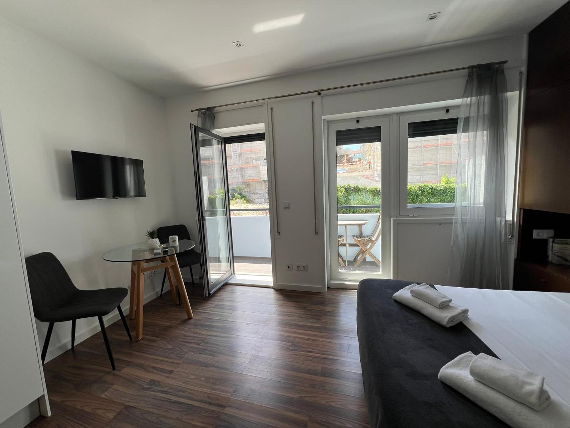 Almada Studios & Suites Porto Exterior photo